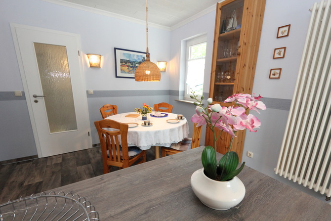 Ferienwohnung in K&uuml;hlungsborn - Ferienhaus zum Strand -  helle R&auml;umlichkeiten