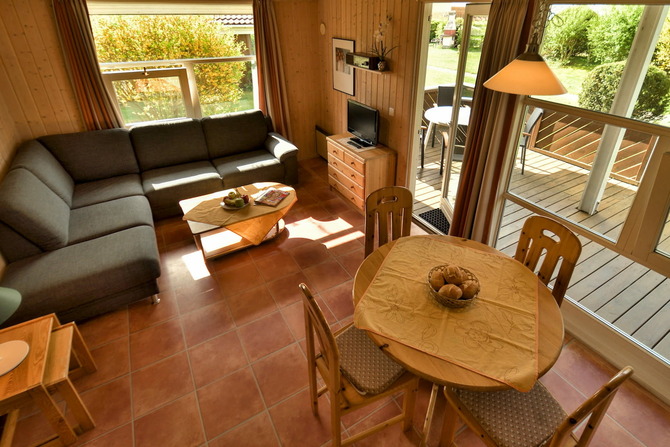 Ferienhaus in Pelzerhaken - Ferienhaus Typ B im Ferienpark AM WALDRAND - Gro&szlig;z&uuml;giger Wohnraum