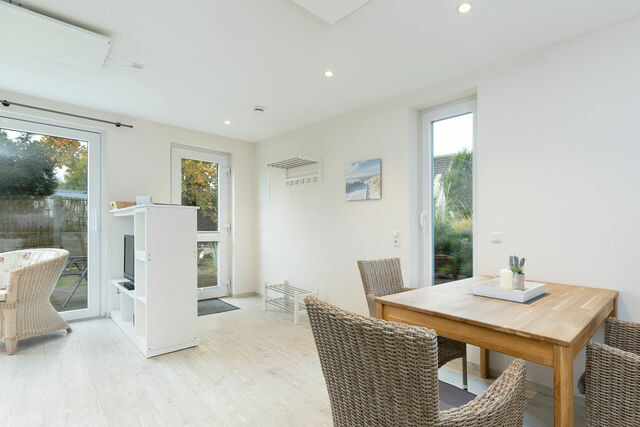 Bungalow in Gr&ouml;mitz - D4 Bungalow - Haus D&uuml;nenpark K&ouml;nigsberger Allee 12 - FERIENDOMIZIL HOLLICH - Bild 2