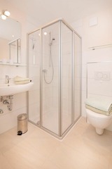 Bungalow in Gr&ouml;mitz - D4 Bungalow - Haus D&uuml;nenpark K&ouml;nigsberger Allee 12 - FERIENDOMIZIL HOLLICH - Bild 9