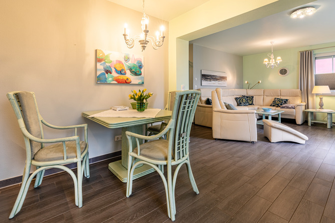 Ferienwohnung in Ostseeheilbad Zingst - Whg S, Ihr UrlaubsZuhause - Essplatz und Wohnbereich
