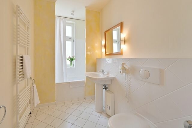 Ferienwohnung in Sellin - Ferienwohnung 5 in Sellin auf Rügen Villa Celia 6 Pers. WLAN und Sauna 200 m vom Strand entfernt - Bild 8