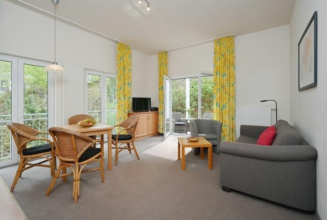 Ferienwohnung in Sellin - Ferienwohnung 3 in Sellin auf R&uuml;gen Villa Celia WLAN und Sauna 200 m vom Strand entfernt - Bild 3