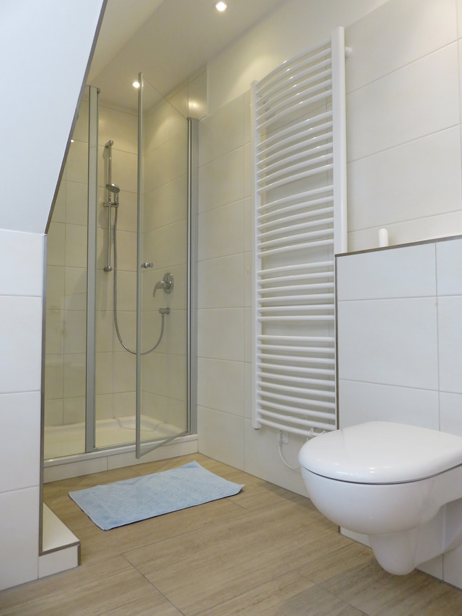 Ferienwohnung in Fehmarn OT Petersdorf - Ferienwohnung Bartels Kiebitzweg mit Balkon - Helles Bad mit Dusche