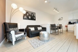 Sch&uuml;tzenstra&szlig;e 15 La Mer