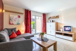 D&uuml;nenh&auml;user Haus 8